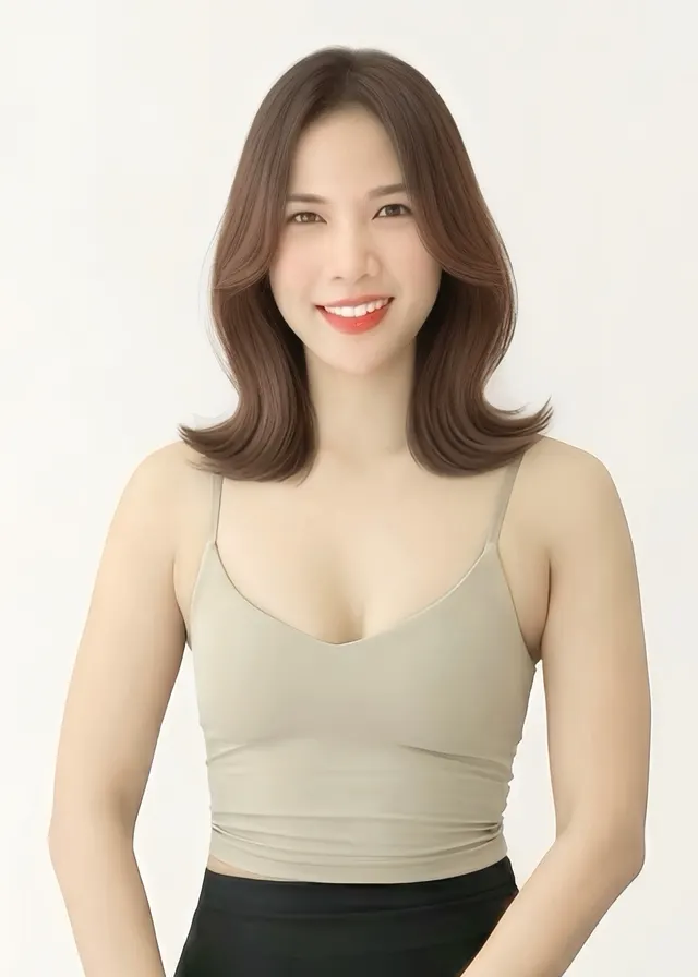 POY PUNYARAT, pilates instructor